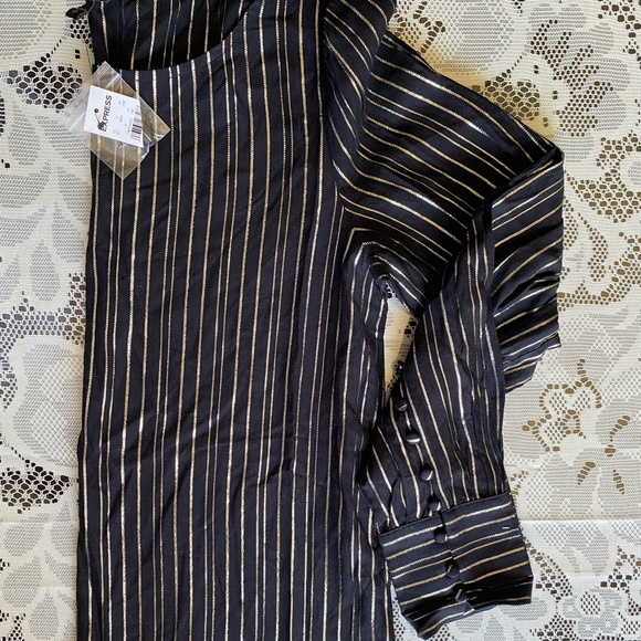 Express Black and Gold Blouse - Picture 5 of 6